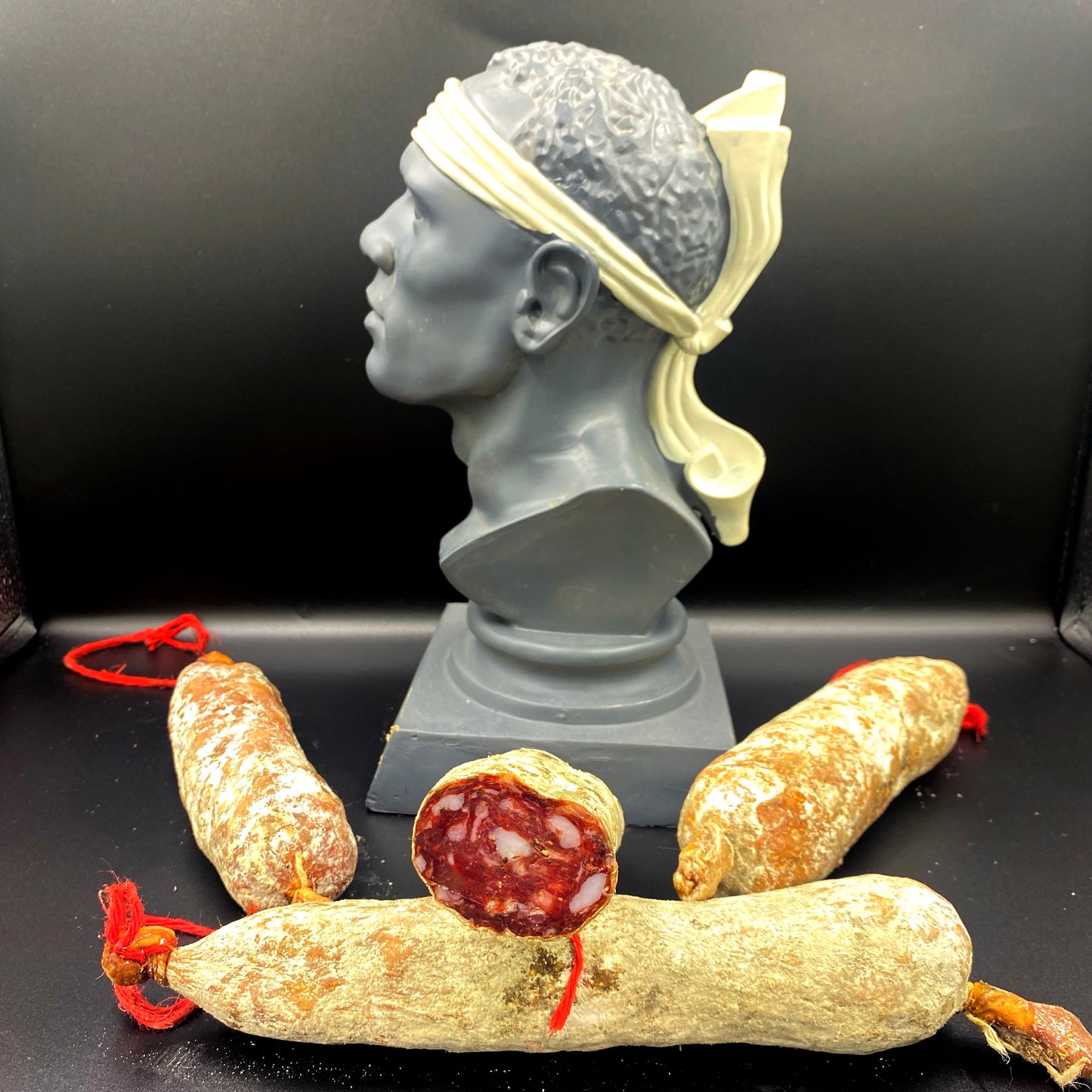 Charcuterie corse artisanale Muteri à Perelli d'Alesani. Envois sécurisé vers le continent